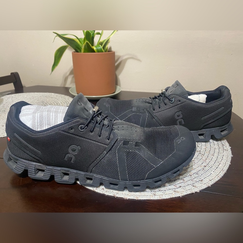 On Cloud Black Sneakers. Size 11.5. Black.